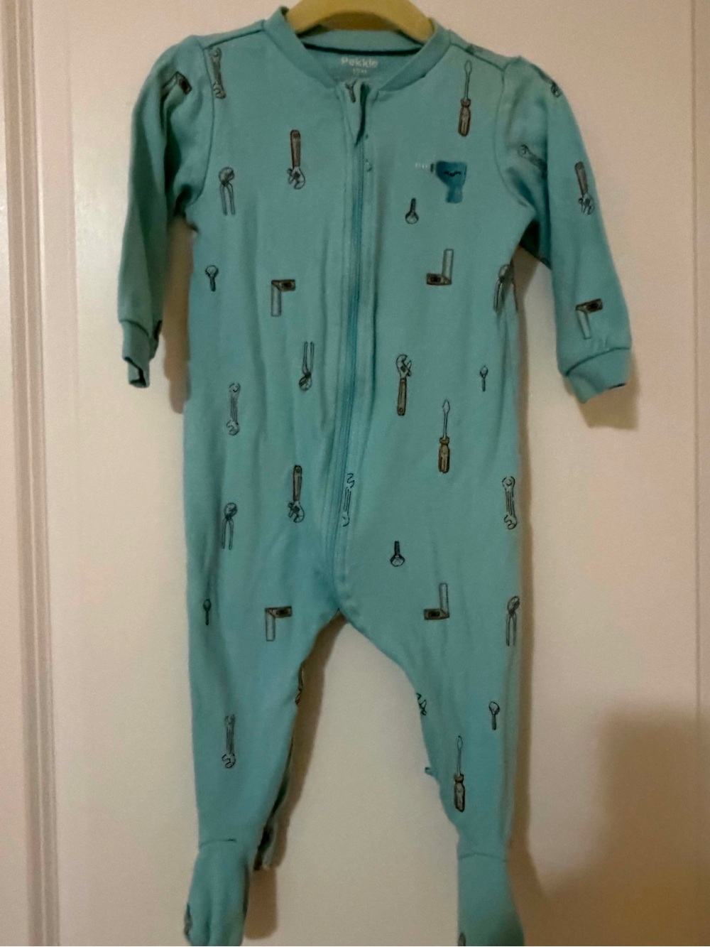 5/$30🍒Teal Tool-Print Zip Footies